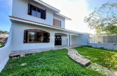 Casa Duplex De 4 Dormitórios, Suíte, Sala 2 Ambientes, 2 Banheiros, Lareira, Coz