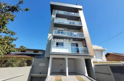 Apartamento  de 1 dormitório, sacada com churrasqueira próximo à UFSM em Santa M