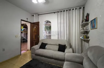 Sobrado residencial à venda – 4 dormitórios, 2 vagas de garagem e espaço gourmet