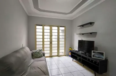 Casa à venda com quintal e churrasqueira – oportunidade!