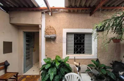 Casa residencial com duas moradias no mesmo terreno