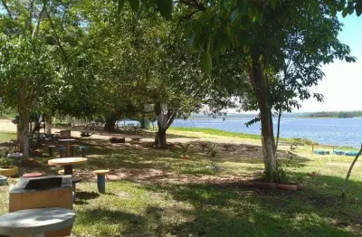 Refúgio perfeito: imóvel de 250m² com vista para a represa a 1h40m de limeira