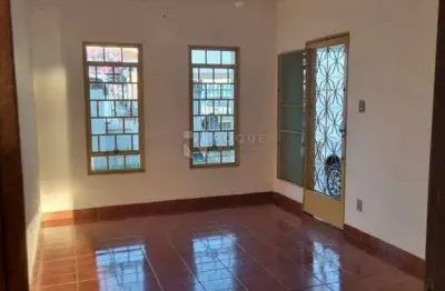 Casa com 3 quartos à venda no Centro, Pirassununga 