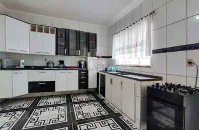 Casa residencial à venda – ideal para família grande ou duas moradias!