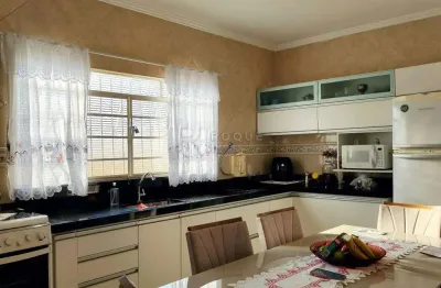 Casa com 3 quartos à venda na Vila Camargo, Limeira 