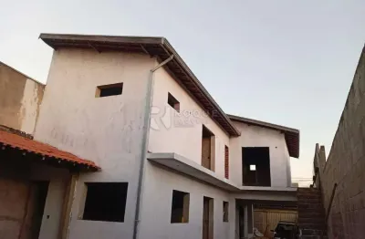 Casa à venda – oportunidade única para personalizar o seu lar!