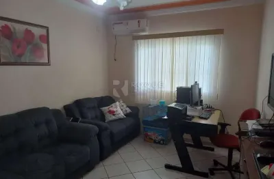 Casa à venda com 3 dormitórios – 1 suíte | churrasqueira e garagem