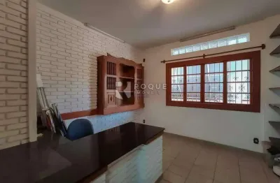 Casa de esquina à venda no jardim mercedes – ótima localização!