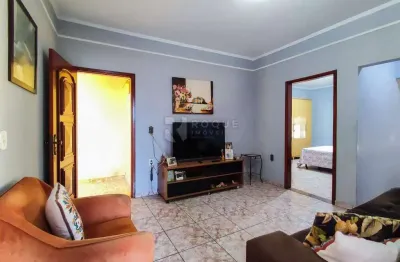 Casa à venda – 4 dormitórios | 2 suítes | quintal amplo | 3 vagas
