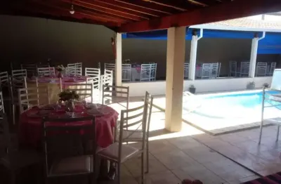 Casa avarandada à venda – ampla, funcional e com lazer completo!