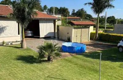 Linda chácara à venda em condomínio fechado – conforto e lazer em meio à natureza!