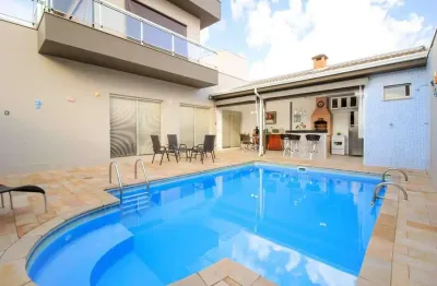 Casa em condomínio fechado – 2 suítes | piscina | churrasqueira | aceita financiamento