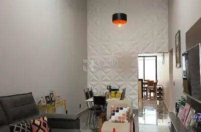 Casa residencial à venda – bem construída e pouco tempo de uso