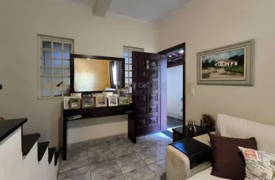 Sobrado com varanda – 2 quartos | 2 vagas | área gourmet