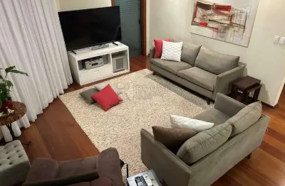 Apartamento à venda com porteira fechada com ótima localização