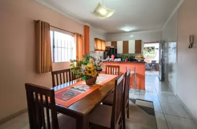 Ótima casa com 3 dormitórios com edícula à venda em limeira/sp. estuda permutas e aceita financiamento.