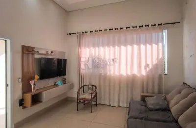 Casa Residencial com 3 Dormitórios, 2 Vagas e Quintal em Jardim Campo Verde I – Aceita Financiamento