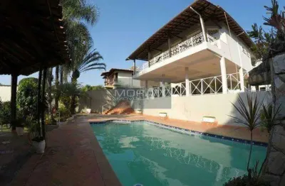 Casa com 5 quartos sendo 3 suítes com 10 vagas de garagem no bairro bandeirantes.