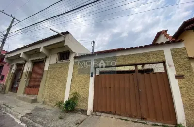 Casa de quatro quartos com suíte e três vagas no três barras