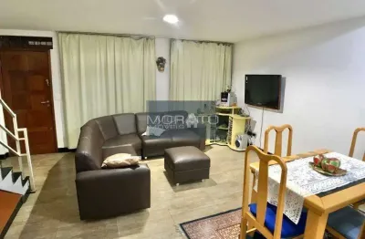 Excelente casa geminada em ótima localização no bairro itatiaia