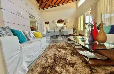 Maravilhosa casa quatro quartos e três suítes no hibisco