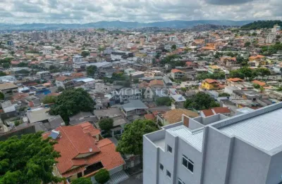 Cobertura com vista definitiva, 3 quartos sendo 1 suíte, 2 vagas, prédio com elevador