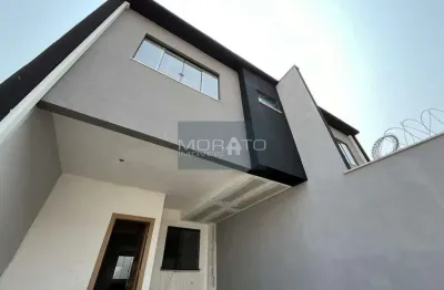 Casa geminada 3 quartos, 1 suíte, 2 vagas de garagem no bairro cândida ferreira