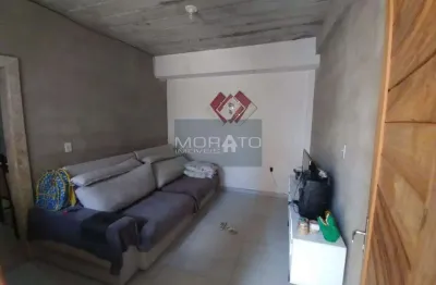 Casa 2 quartos, 2 banheiros, 2 vagas de garagem, no bairro pedra azul