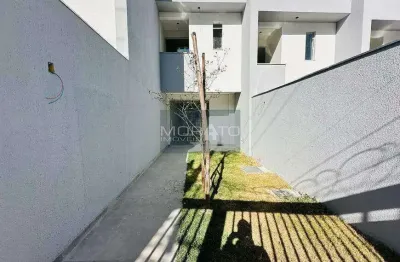 Casa duplex 2 quartos suíte sendo 1 vaga de garagem no bairro planalto