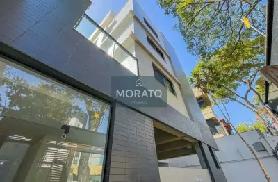 Área privativa com 4 quartos sendo 1 suíte com 2 vagas de garagem no bairro liberdade!