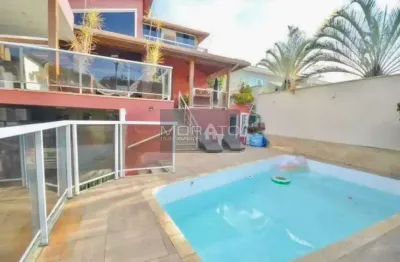 Casa com 4 quartos 3 suítes 4 vagas em condomínio fechado no bairro paquetá!