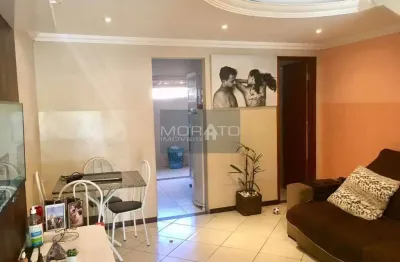 Casa 2 quartos, 2 suítes, 2 vagas de garagem no bairro camargos