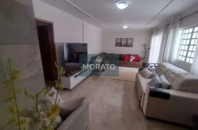 Casa 2 quartos, suíte e 6 vagas de garagem no bairro amazonas