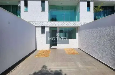 Casa triplex com 3 quartos, suíte e 2 vagas no bairro santa amélia