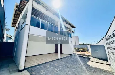 Casa 5 quartos, 4 suítes com 4 vagas no bairro cabral