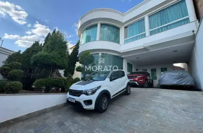 Casa com 4 quartos sendo 3 suítes com 4 vagas de garagem no bairro europa.