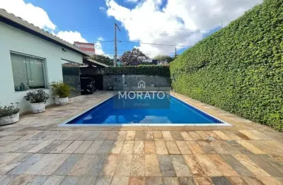 Casa com 4 quartos sendo 2 suítes com 5 vagas de garagem no bairro ouro preto.