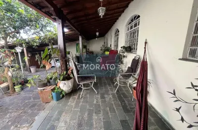 Casa com 3 quartos à venda na Rua dos Arquitetos, --, Alípio de Melo, Belo Horizonte