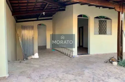 Casa com 3 quartos à venda na Rua Latânia, --, Arvoredo, Contagem