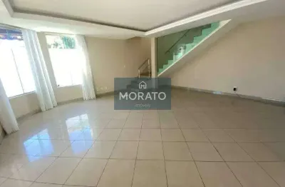 Casa com 4 quartos sendo 1 suíte com 3 vagas de garagem no bairro castelo.