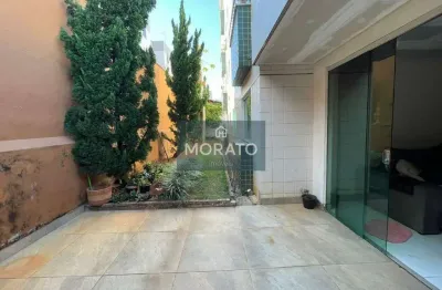 Área privativa com 3 quartos , 1 suíte e 2 vagas de garagem cobertas.