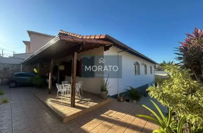 Casa a venda com 6 quartos, 4 banheiros e 4 vagas no bairro alípio de melo