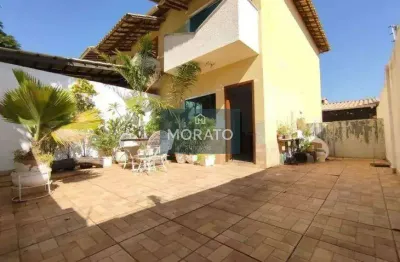 Casa com 2 quartos sendo 1 com varanda e 2 vagas à venda no bairro santa amélia .