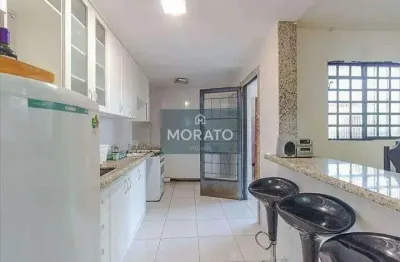 Casa com 3 quartos sendo 1 suíte com 3 vagas de garagem no bairro alípio de melo.