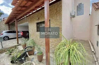 Casa com 4 quartos sendo com suíte e 4 vagas no bairro planalto.