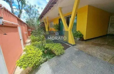 Casa com 3 quartos sendo 1 suíte com 2 vagas no bairro serrano.