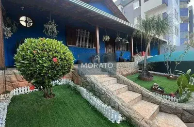 Casa com 4 quartos sendo 1 suíte e 4 vagas em lote de 420m² no bairro castelo.