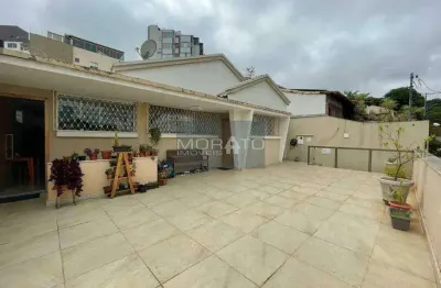 Casa com 3 quartos 1 suíte 3 vagas de garagem no bairro indaiá.