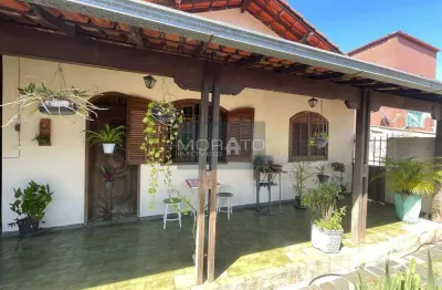 Casa com 3 quartos à venda na Rua Monte Alverne, --, Santa Mônica, Belo Horizonte