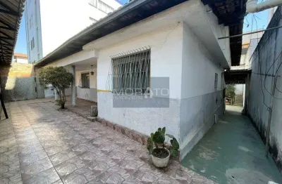 Casa com piscina 03 quartos, 01 suíte, 05 vagas. eldorado- contagem.